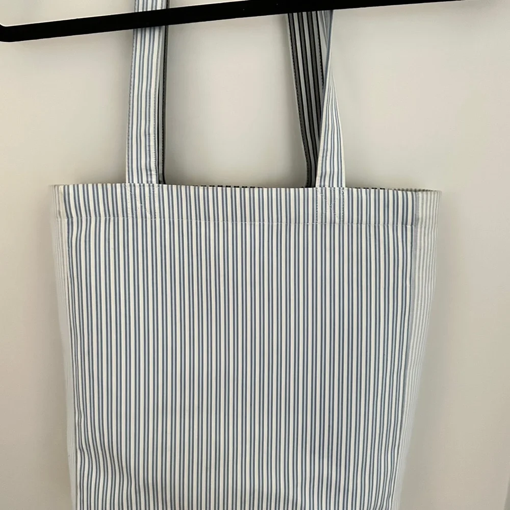 A.P.C.
Blue & White Lou Tote stripes - Picture 4 of 4